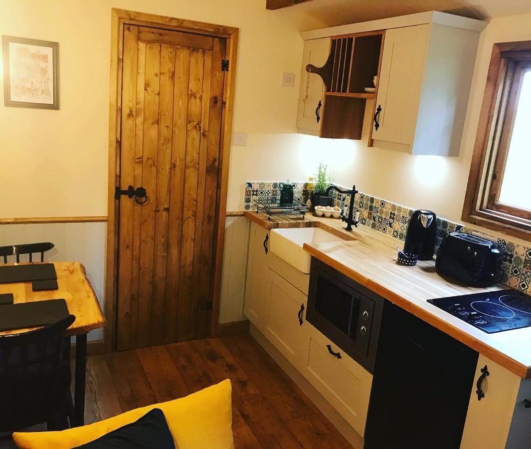 The Owls Rest Shepherds Hut Hethel Norwich