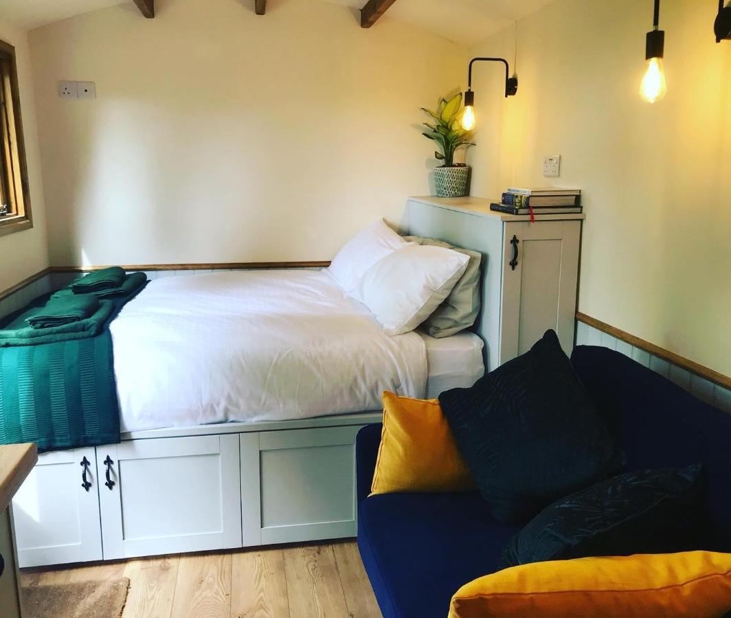 The Owls Rest Shepherds Hut Hethel Apartment