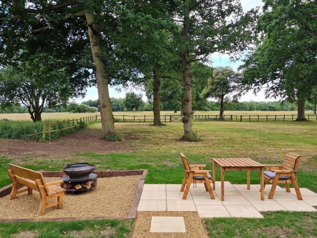 The Owls Rest Shepherds Hut Hethel Apartment Norwich